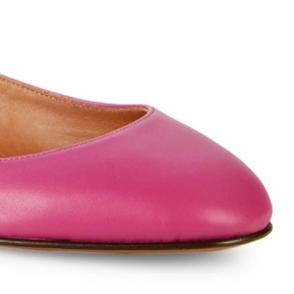 SOLD🎈 VALENTINO GARAVANI Classic Leather Flats - Picture 3 of 5